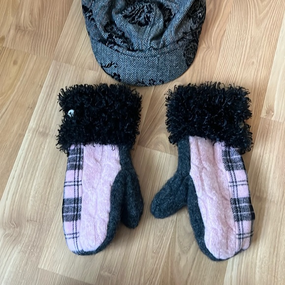 Bundle of Hand Crafted Mittens and a Beret Hat main image 2